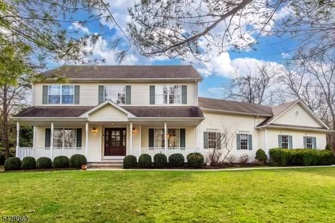 301 Cokesbury Rd, Annandale, NJ 08801