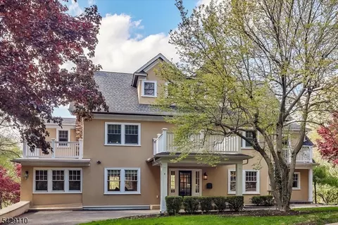 151 Lookout Rd, Mountain Lakes, NJ 07046
