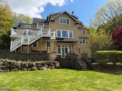 151 Lookout Rd, Mountain Lakes, NJ 07046
