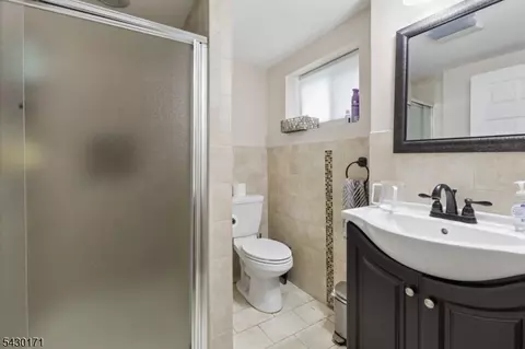 Bath - 145 Terhune Ave, Passaic, NJ 07055 photo 4 of 4