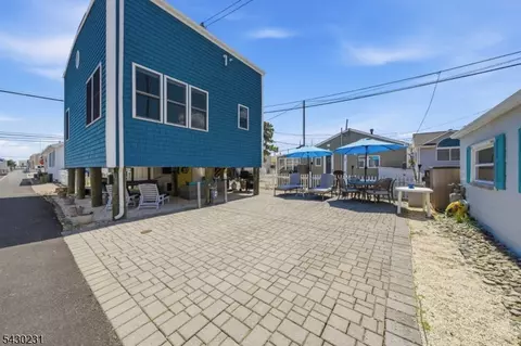 105 W Dune Way, Lavallette, NJ 08735