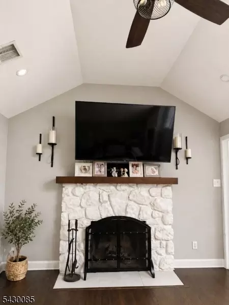 75 Lake Trl E, Wayne, NJ 07470 photo 2