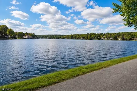 75 Lake Trl E, Wayne, NJ 07470 photo 20