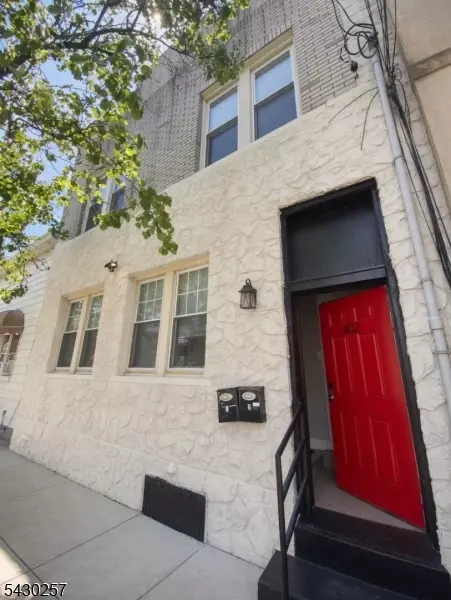 402 Cliff St, Fairview, NJ 07022