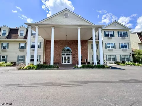 1302 Richmond Rd #302, West Milford, NJ 07480