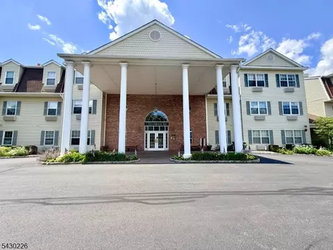 1302 Richmond Rd #302, West Milford, NJ 07480