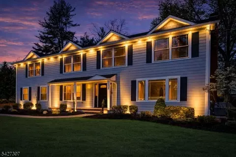 3 Herbert Rd, Scotch Plains, NJ 07076