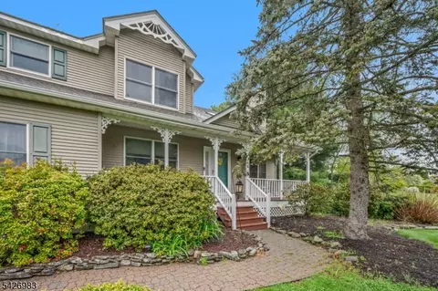 46 Highland Rd, Hackettstown, NJ 07840