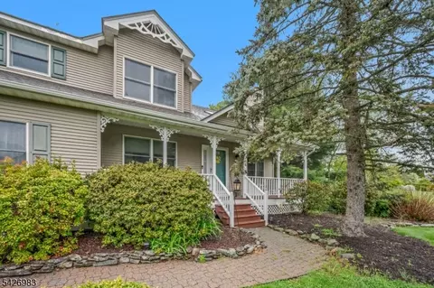 46 Highland Rd, Hackettstown, NJ 07840