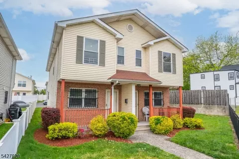 447 S 9th St, Newark, NJ 07103