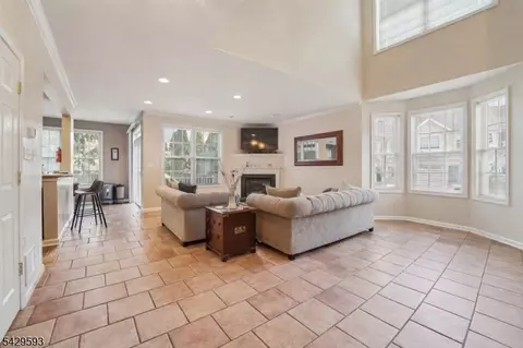 123 Levinberg Ln, Wayne, NJ 07470 photo 5