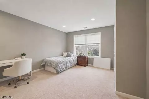123 Levinberg Ln, Wayne, NJ 07470 photo 16