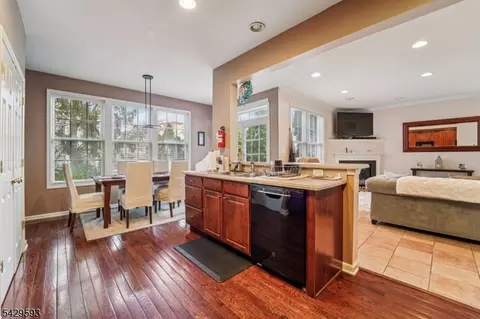 123 Levinberg Ln, Wayne, NJ 07470 photo 8