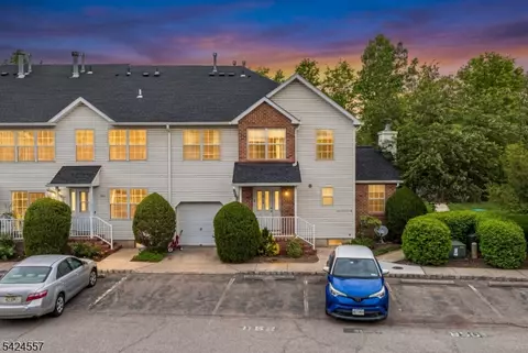 217 Vasser Dr, Piscataway, NJ 08854