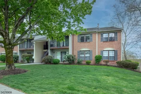 142 Woodward Ln, Basking Ridge, NJ 07920