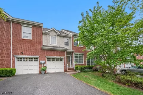 205 Crown Point Rd, Parsippany, NJ 07054