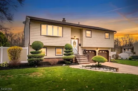 63 Arden St, Somerset, NJ 08873