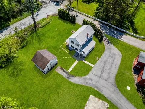 131 Vail Rd, Columbia, NJ 07832