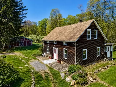 221 Schooleys Mountain Rd, Long Valley, NJ 07853