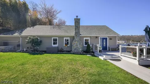 373 Lakeside Blvd, Hopatcong, NJ 07843