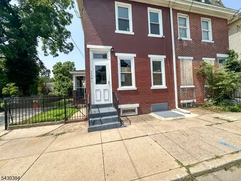 438 Lawrence St, Burlington, NJ 08016