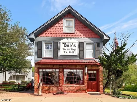 90 Hamburg Tpke, Bloomingdale, NJ 07403