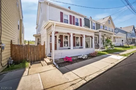 62 Lewis St, Phillipsburg, NJ 08865