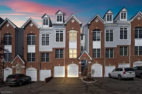 9 Goffle Brook Ct, Hawthorne, NJ 07506