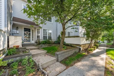 12 Borelle Sq, Parlin, NJ 08859