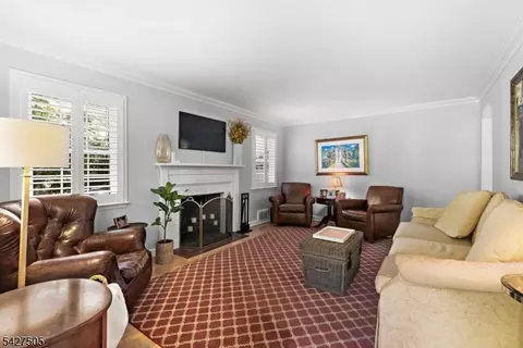 810 Springfield Ave, Cranford, NJ 07016