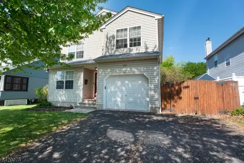231 Grove St, Somerville, NJ 08876