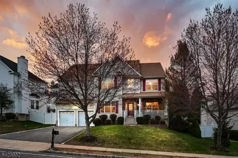 654 Skyline Dr, Lake Hopatcong, NJ 07849
