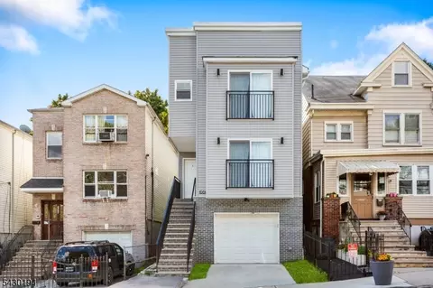 1081 18th Ave, Newark, NJ 07106