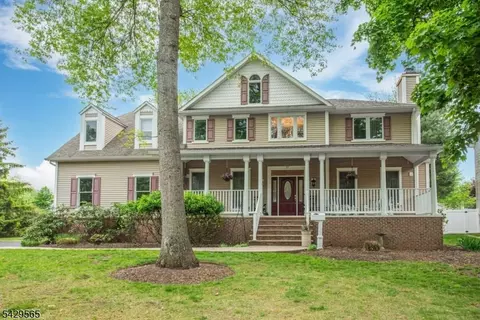 37 Thomas Ter, Wayne, NJ 07470
