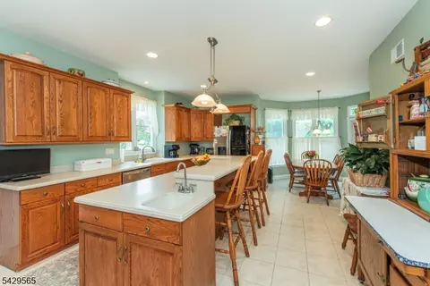 Kitchen - 37 Thomas Ter, Wayne, NJ 07470 photo 3 of 3