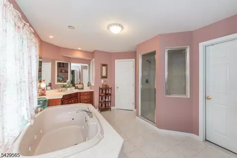 Bath - 37 Thomas Ter, Wayne, NJ 07470 photo 3 of 6