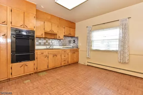 5 Burnside Pl, Wayne, NJ 07470 photo 23