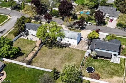 5 Burnside Pl, Wayne, NJ 07470 photo 9