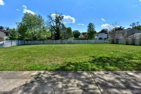 5 Burnside Pl, Wayne, NJ 07470 photo 16