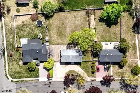 5 Burnside Pl, Wayne, NJ 07470 photo 7