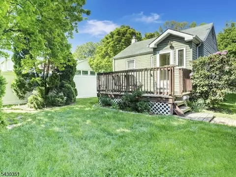 105 Lower Rd, Linden, NJ 07036