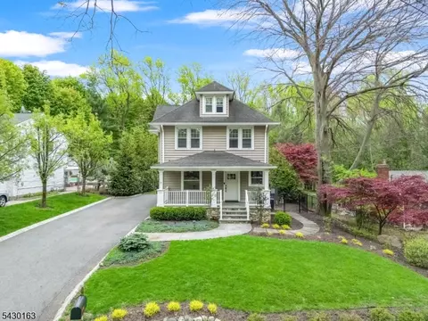 228 Miller Rd, Mahwah, NJ 07430
