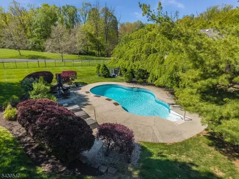 Exterior - 9 Hawk Dr, Ringoes, NJ 08551 photo 6 of 13