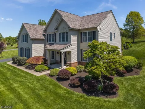 Exterior - 9 Hawk Dr, Ringoes, NJ 08551 photo 12 of 13