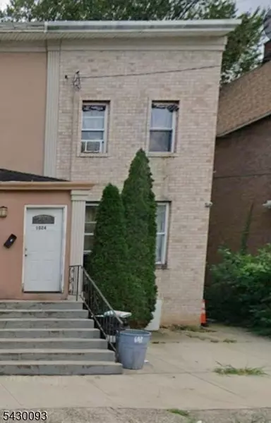 1024 Laura St, Elizabeth, NJ 07201