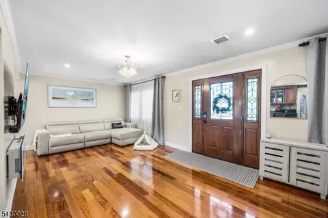 124 Crain Rd, Paramus, NJ 07652 photo 5