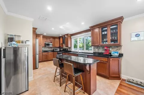 124 Crain Rd, Paramus, NJ 07652 photo 10