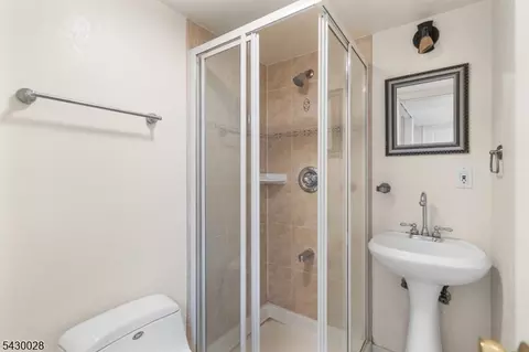124 Crain Rd, Paramus, NJ 07652 photo 37