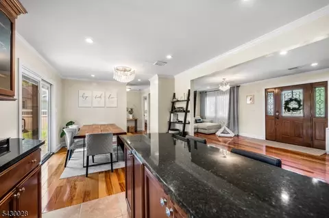 124 Crain Rd, Paramus, NJ 07652 photo 12