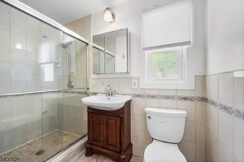 124 Crain Rd, Paramus, NJ 07652 photo 21